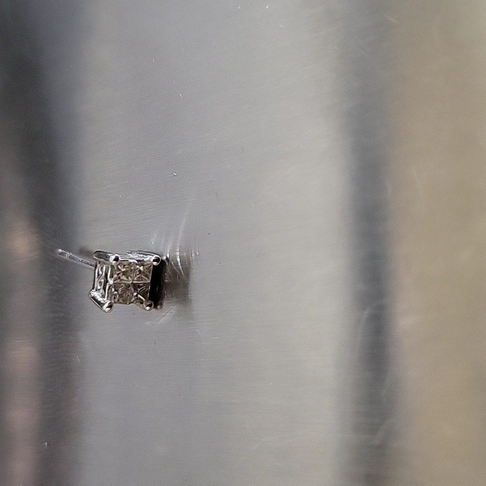 Diamond Stud. - image 1